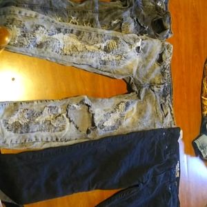 I'm selling Rue21 jeans brand new jus to small